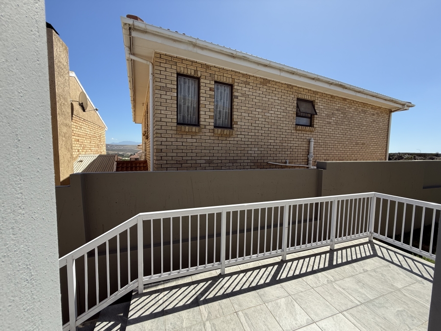 3 Bedroom Property for Sale in Hartenbos Heuwels Western Cape